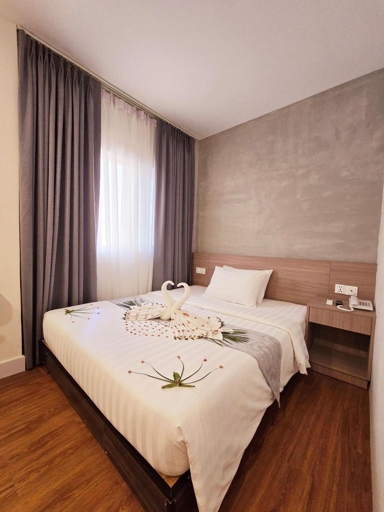 Joli Hotel Phnom Penh Exterior foto